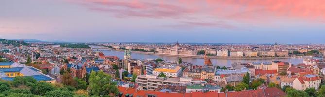 horizonte de budapeste na hungria foto