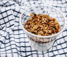 delicioso café da manhã granola fechar acima foto