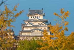 vista do castelo himeji no japão foto