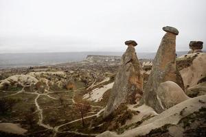 pedras naturais resultantes de explosão vulcânica foto