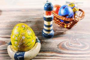 celebração do feriado dos ovos da páscoa pascal e do brinquedo do farol foto