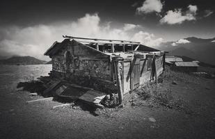 turquia, rize, sal plateau - casa velha em ruínas foto