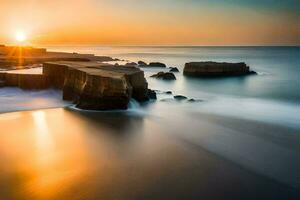 a Sol conjuntos sobre a oceano dentro isto grandes exposição fotografia. gerado por IA foto