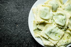 Ravioli com carne bovina. foto