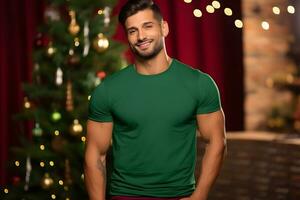 homem vestindo em branco verde camiseta Natal verde camisa brincar , criada com generativo ai tecnologia foto