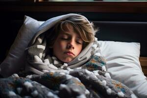 uma jovem Garoto dormindo dentro cama com uma cobertor generativo ai foto