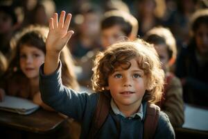 crianças levantar seus mãos para responda dentro a Sala de aula ai generativo foto