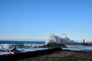 mar com ondas foto