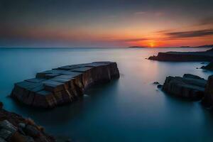 uma grandes exposição fotografia do uma pôr do sol sobre a oceano. gerado por IA foto