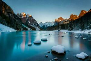 a Sol conjuntos sobre uma montanha lago dentro a inverno. gerado por IA foto