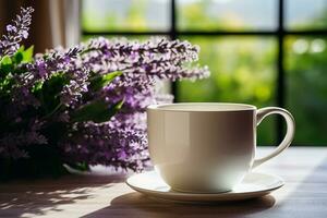 uma branco cerâmico café copo Próximo para uma ramalhete do roxa lavanda e lilás flores em uma de madeira mesa. brilhante luz solar a partir de a ampla janela oposto ilumina a cena. ai gerado. foto