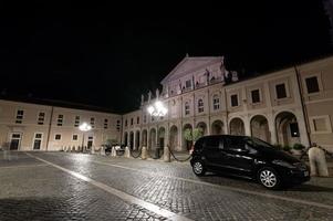 catedral de Terni à noite foto