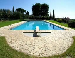 idílico residencial natação piscina dentro sul França foto