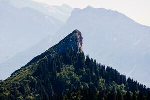 verão tranquilidade dentro isere montanhas, França foto