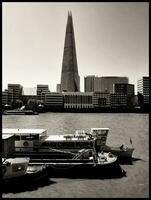 ensolarado dia sobre rio Tamisa e Londres foto