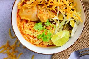 khao então eu receita, Khao Soi, Khao então eu kai, tailandês Macarrão khao então eu, frango Curry com tempero foto