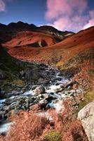 luz do sol na banda do bowfell foto