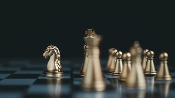 ouro e prata xadrez peças dentro xadrez borda jogos para o negócio comparação. Liderança conceitos, humano recurso gestão conceitos. foto