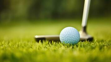 golfe clube e bola em tee dentro frente do motorista, generativo ai foto