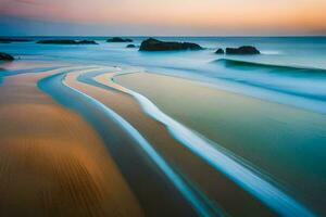 uma grandes exposição fotografia do ondas em a de praia. gerado por IA foto