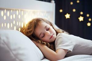 menina criança dorme dentro dela cama dentro uma Sombrio crianças quarto com a noite luz virou sobre. ai generativo foto