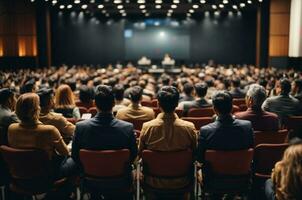 o negócio e empreendedorismo simpósio. alto falante dando uma conversa às o negócio reunião. público dentro conferência salão, ai generativo foto