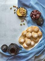 árabe doces, festivo árabe biscoitos. foto