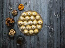 árabe doces, festivo árabe biscoitos. foto