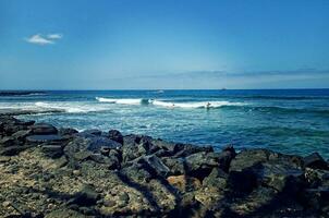 verão panorama com de praia e oceano em a canário ilha Espanha foto