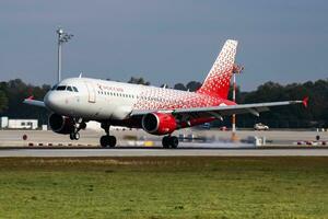 rossiya companhias aéreas passageiro avião às aeroporto. cronograma voar viagem. aviação e aeronaves. ar transporte. global internacional transporte. mosca e vôo. foto