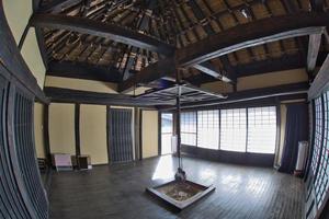 antiga casa de fazenda tradicional japonesa em togenkyo-iya, tokushima no Japão foto