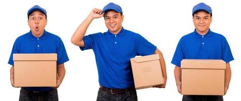 jovem asiático entregador de uniforme azul foto