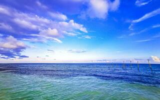 praia tropical do caribe água turquesa clara playa del carmen méxico. foto