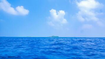 natural tropical turquesa ilhas de restinga madivaru finolhu rasdhoo atol maldivas. foto