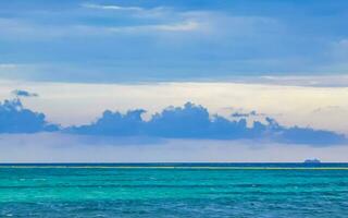 tropical mexicana praia águas turquesas playa del carmen mexico. foto