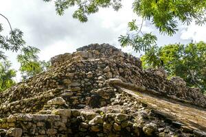coba Maya ruínas pirâmides e bola jogos tropical selva México. foto