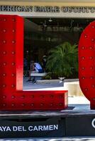 playa del carmen quintana roo México 2021 vermelho amor letras placa símbolo dentro playa del carmen México. foto