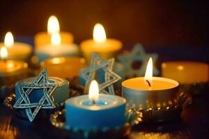 religião imagem do judaico feriado hanukkah com queimando velas. ai gerado foto