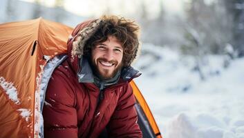 homem acampamento dentro a inverno floresta. ai gerado. foto