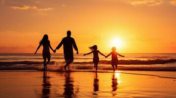 silhuetas do uma família alegremente corrida em a de praia durante pôr do sol, capturando a beleza do união e natureza. generativo ai foto