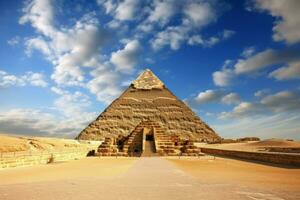 imponente egípcio pirâmides têmpora. gerar ai foto