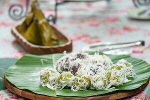 coco dumplings Kanom tom e doce recheado massa Kanom sai sai, tailandês tradicional doce sobremesa. foto