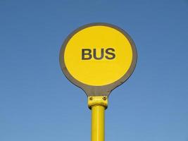 sinal de parada de ônibus foto