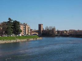 rio adige em verona foto