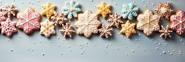 mágico açúcar gelo Natal biscoitos em pastel matizes fundo com esvaziar espaço para texto foto