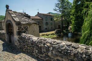 parque naturel regional des vulcões d'auvergne foto