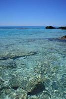 praia kedrodasos ilha de creta lagoa azul acampamento costa águas cristalinas foto