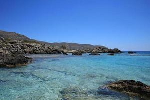 kedrodasos praia ilha de creta lagoa azul águas cristalinas e corais foto