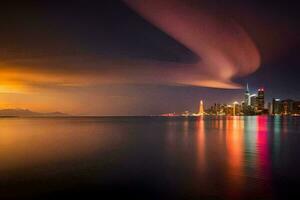 a cidade Horizonte às noite com uma grandes exposição. gerado por IA foto