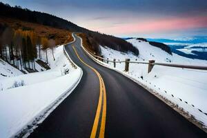 uma grandes estrada dentro a montanhas com neve. gerado por IA foto